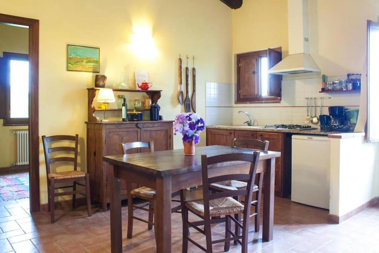 Agriturismo Fattoria Di Statiano ポマランチェ エクステリア 写真